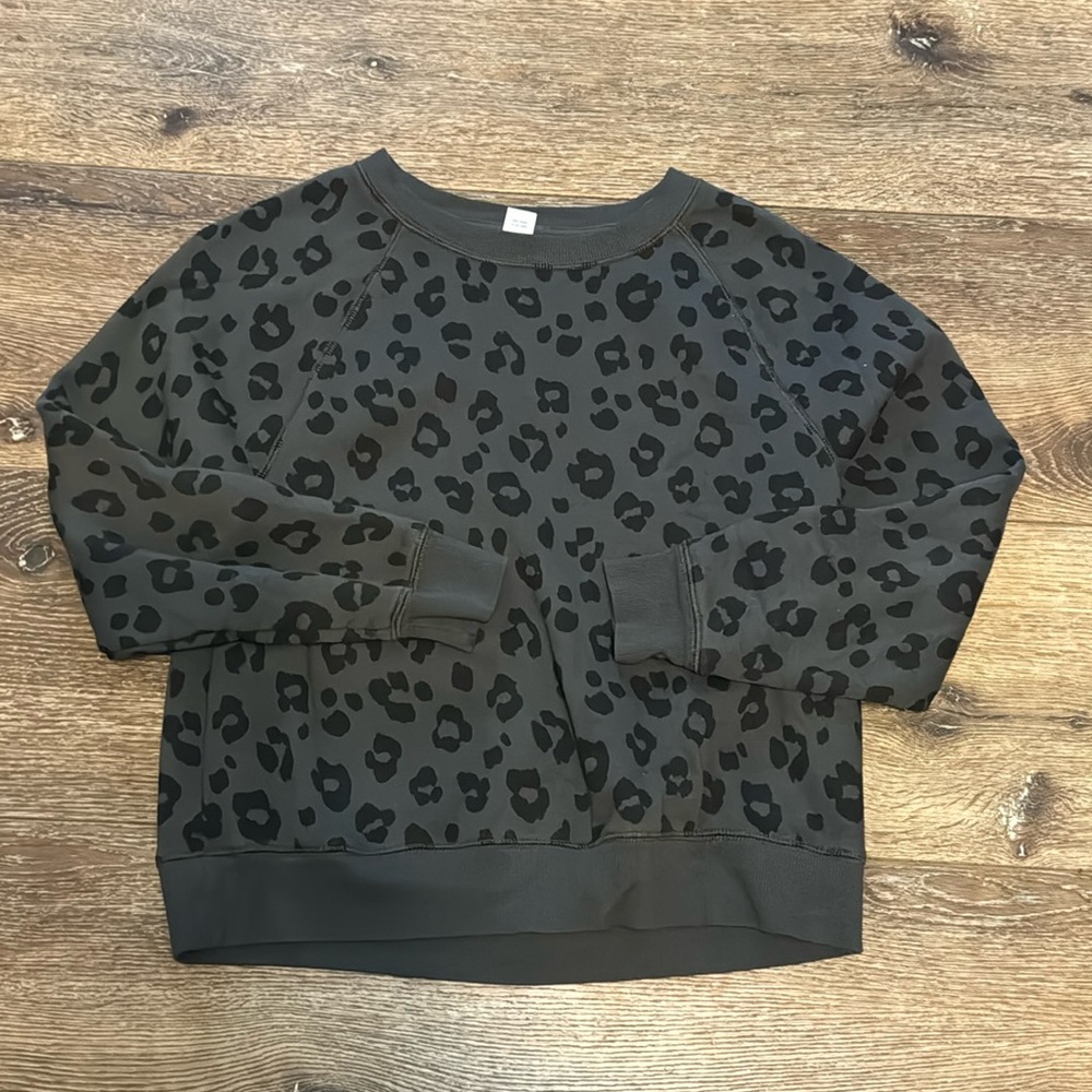 Old navy small‎ sweat shirt